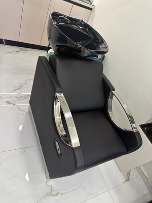 Shampoo Chair with Leather Upholstery new