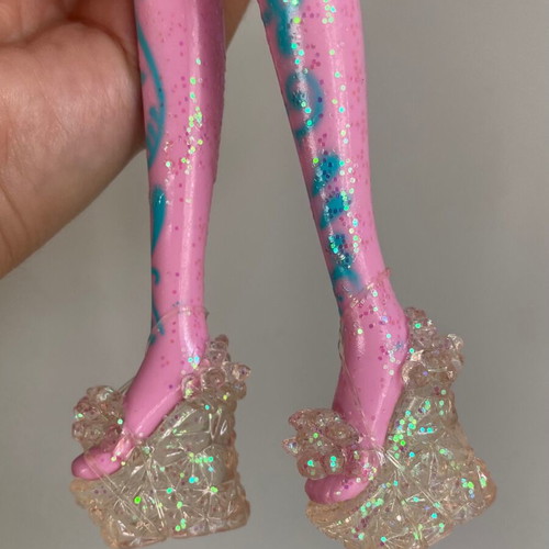 Winx Club Bloom Tynix Fairy doll used with iridescent wings