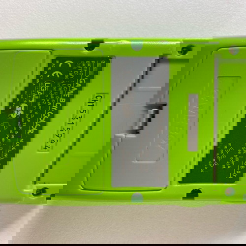 Nintendo Game Boy Color Lime Green като нов с оригинални Pokemon Gold и Mario & Yoshi