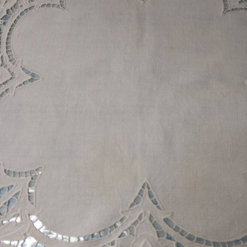 Cutwork linen tablecloth like new, 57 x 57 cm, handmade design