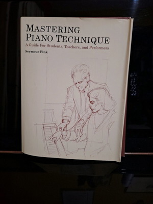 Mastering Piano Technique by Seymour Fink like new, music learning book