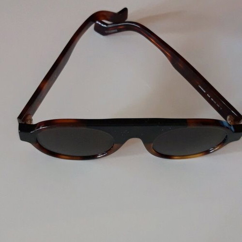 Loewe sunglasses like new, unisex with case