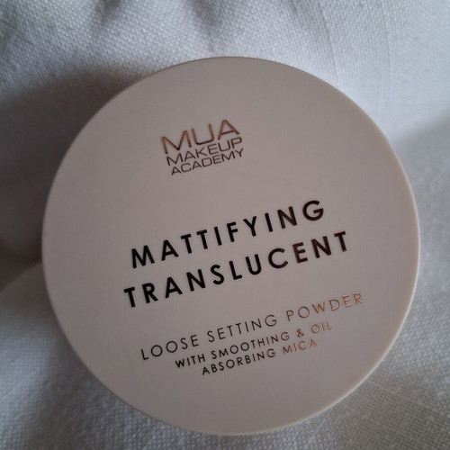 MUA Mattifying Translucent Loose setting powder ελαφρώς μεταχειρισμένο