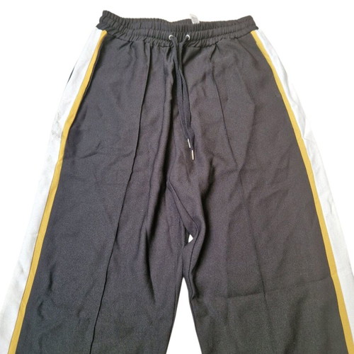 Pink Woman black cropped pants with stripe, like new