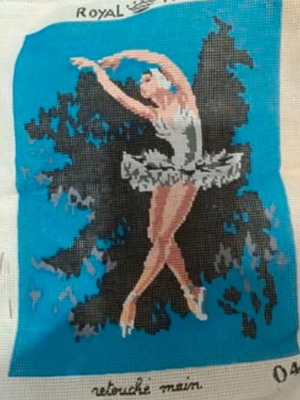 Royal Paris gobelin with ballerina design used, blank canvas 25x30