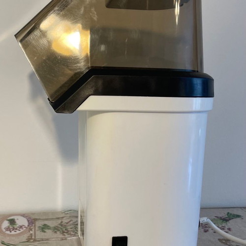 Pop Corn Machine used for homemade oil-free popcorn