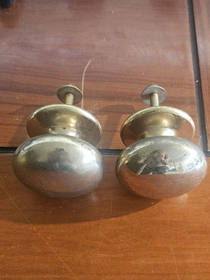 Vintage brass door knobs used, set of 2 with extra non-solid knob