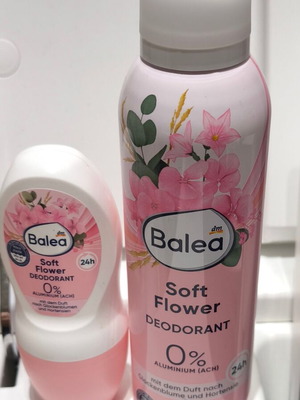Balea σετ 2 νέων αποσμητικών, soft flower σπρέι και ρολ-ον