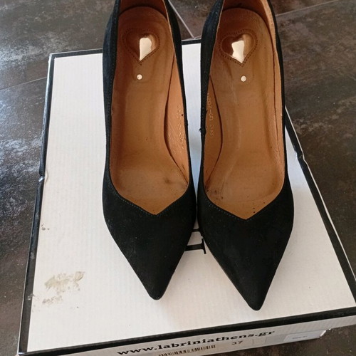 Black pumps used size 34