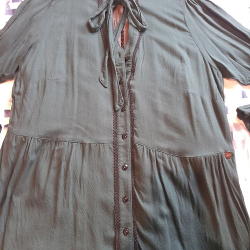 Kyara Plus shirt size M used, cypress green