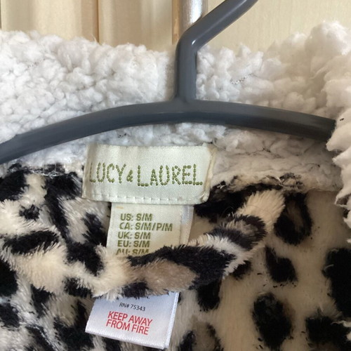 Leopard print fleece robe used, size small to medium