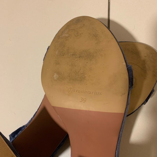 Stradivarius blue velvet sandals used, size 39