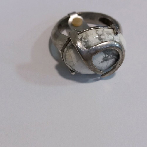 Silver ring with stone, size 58, new