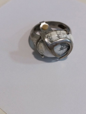 Silver ring with stone, size 58, new