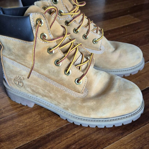 Timberland women's hiking boots like new, size 39