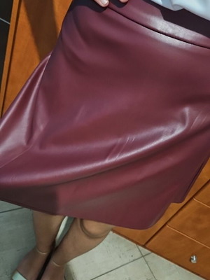Skirt medium leather-like burgundy alpha line new, unworn