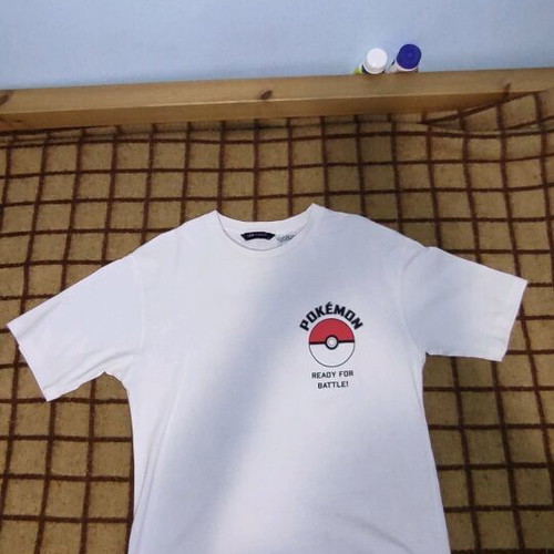 Pokémon T shirt like new, size small