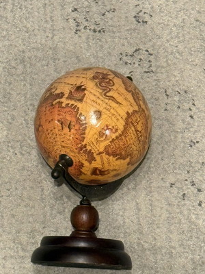 Small Table Globe like new