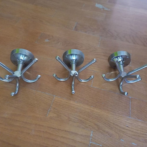 Bathroom hooks triple used, set of 3