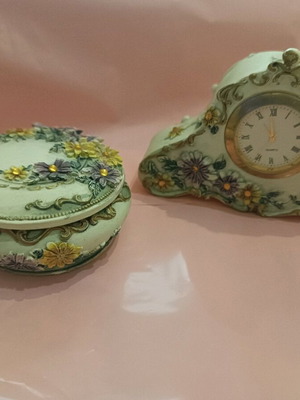 Vintage Floral decorative clock non-working and jewelry box set like new