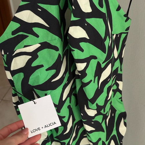 Love+Alicia dress new with tags, size M, black and green