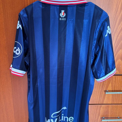 Bari 2023-24 jersey collectible, like new, size Medium