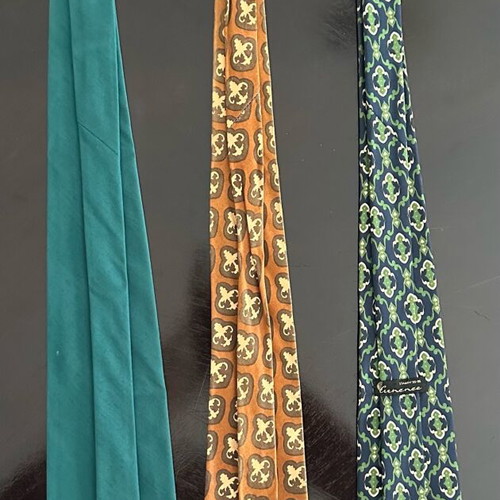 Set of 3 Men's Ties Like New, Classic & Elegant