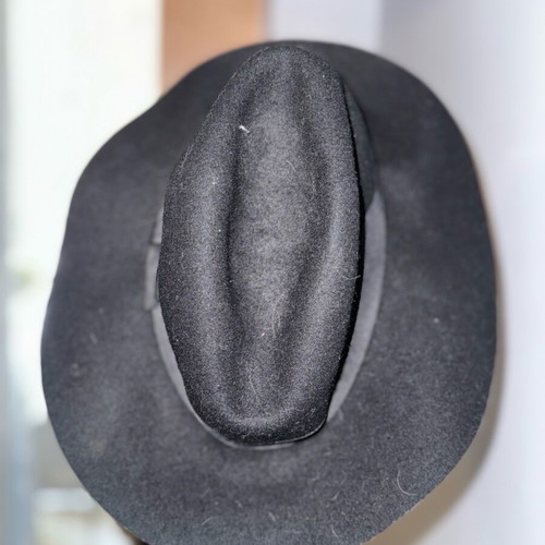 Zara suede hat black like new size M