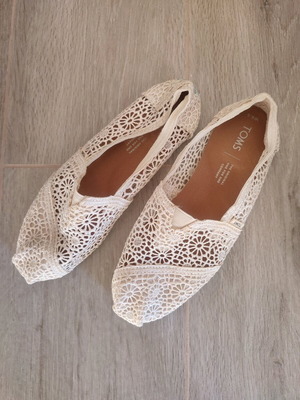 παπούτσια γυναικεία toms