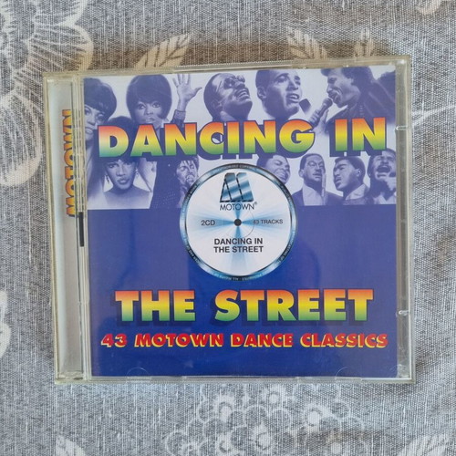 Dancing In The Street 2 CD set like new, Motown dance classics