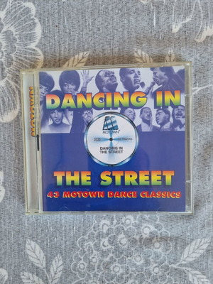 Dancing In The Street 2 CD set like new, Motown dance classics