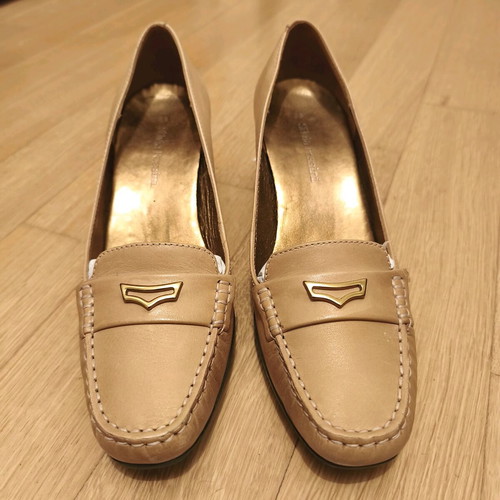 Silvia Rossini moccasins handmade leather size 39 like new, beige