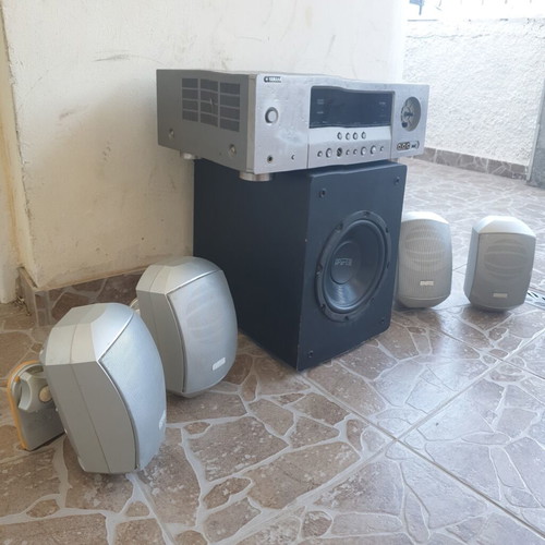 Home cinema 4.1 with ApArt speakers, Yamaha RX-V463 amplifier, and active ApArt subwoofer used
