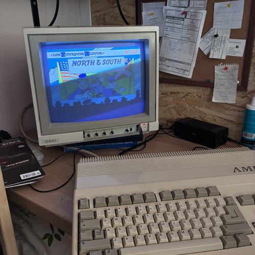 Amiga 500 complete system with Commodore 1084s monitor and accessories