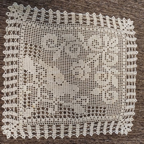 Crochet doilies set of 6, new, filet technique