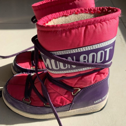 Moon boots kids used, size 29, waterproof and warm