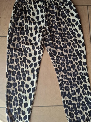 Zara pants like new, size S, black and beige