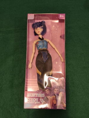 Demon Hunters Zoey collectible children's doll, new