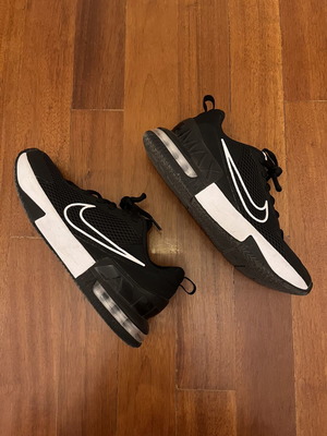Nike Airmax Shoes like new, size 41, black and white