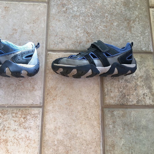 Geox boys' casual shoe used, size 33