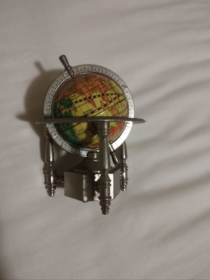 Globe pencil sharpener like new, metal decorative