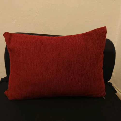 Decorative red pillow like new, 30 x 44 cm