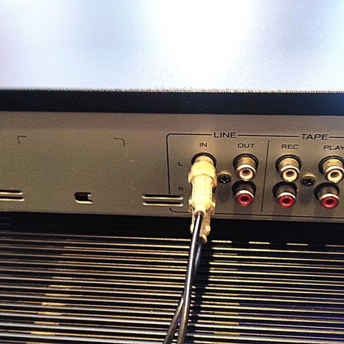 TEAC EQA-220 graphic equalizer and spectrum analyser