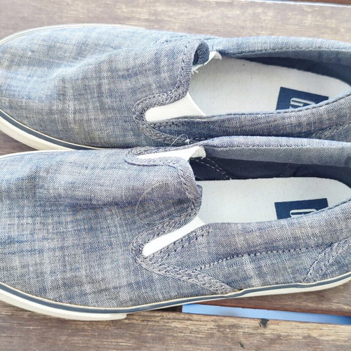 Gap children's casual slip-on sneakers blue size 32 used