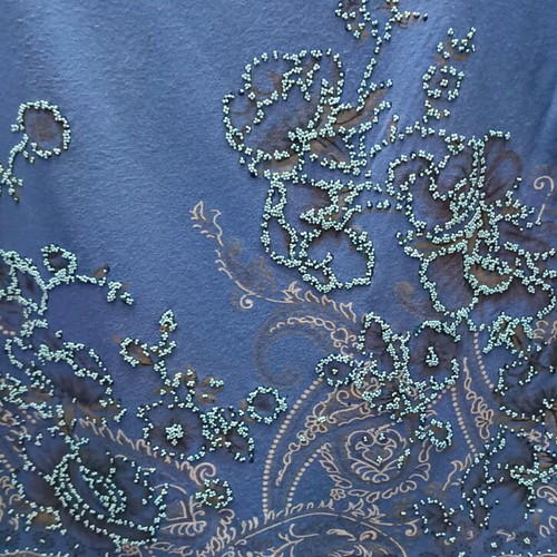 T-shirt used one size turquoise with embossed design