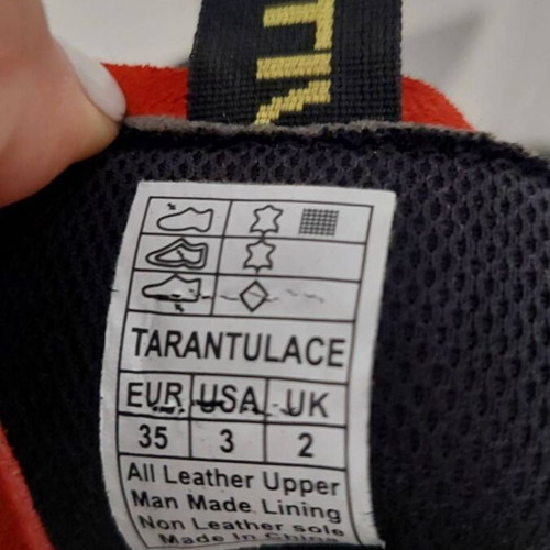 La Sportiva Tarantulace climbing shoes size 35, like new