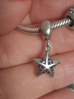 Charm starfish with blue zircon stones silver 925 like new
