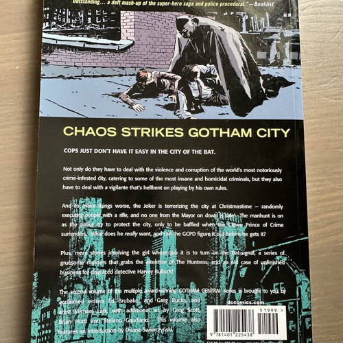 Gotham Central Book 2: Jokers and Madmen TPB like new