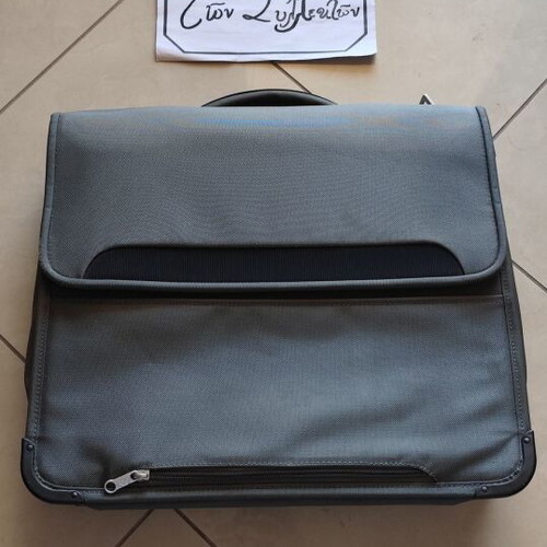 Samsonite Briefcase like new, black and gray, 12 compartments