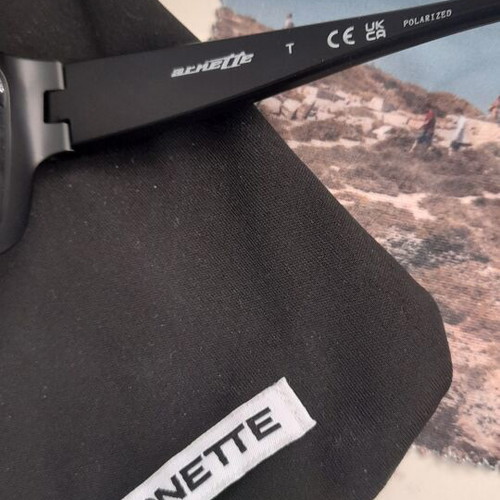 Γυαλιά ηλίου Arnette μεταχειρισμένα, polarized με μπλε φακό